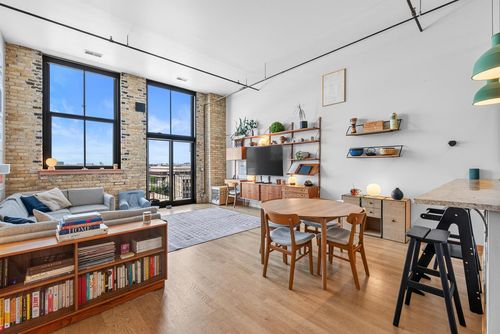 708-239 E Chicago Street, Milwaukee, WI, 53202 | Card Image