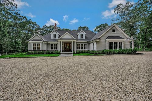 3293 Grand Ave, Mattituck, NY, 11952-1263 | Card Image