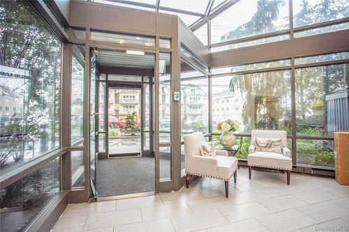 apt-6g-100 W Broadway, Long Beach, NY, 11561-4034 | Card Image