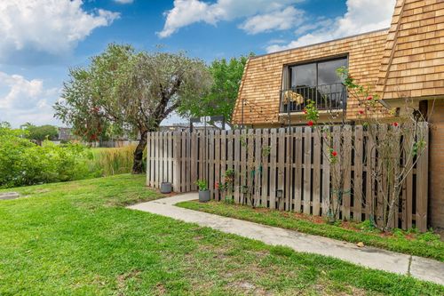 393 Lake Arbor Dr, Palm Springs, FL, 33461-2158 | Card Image