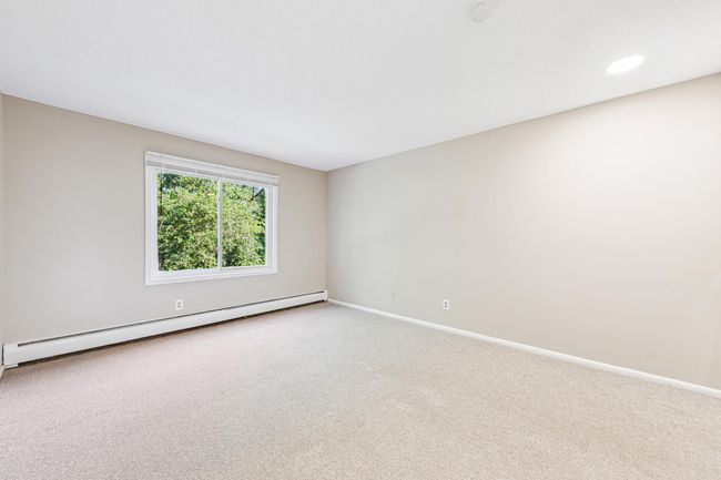 14_12_interior.jpg | Image 14