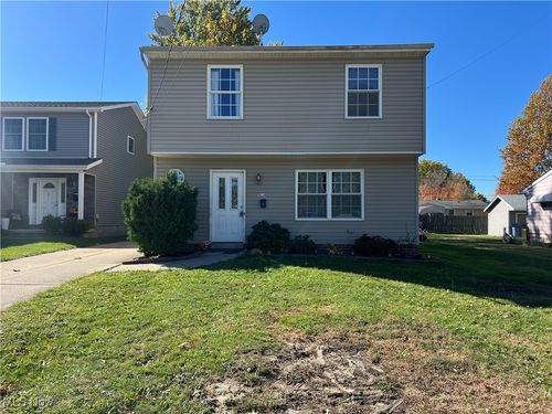 1834 Robindale St, Wickliffe, OH, 44092-1843 | Card Image