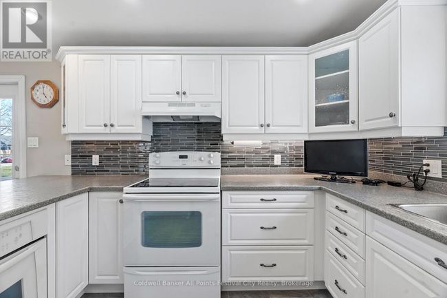 264 Huron Rd, House other with 3 bedrooms, 2 bathrooms and 22 parking in Goderich ON | Image 16