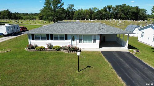 960 Barbee Ave, Louisville, IL, 62858-1071 | Card Image