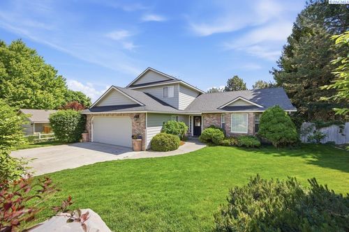 3024 Charity Ct, Kennewick, WA, 99338-7320 | Card Image