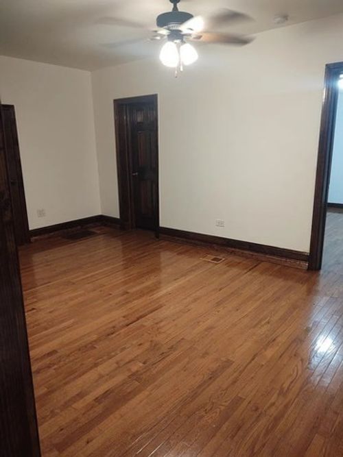 1800 S Jefferson St, Chicago, IL, 60616-1038 | Card Image