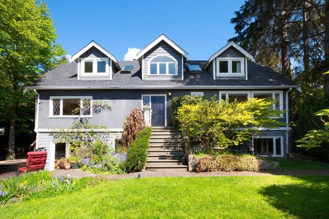 1461 27 Th Street, House other with 5 bedrooms, 3 bathrooms and 2 parking in West Vancouver BC | Image 1