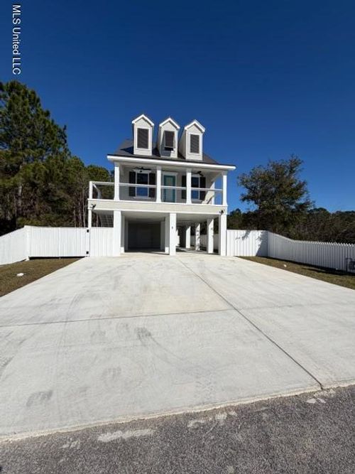 200 Farrar Ln, Waveland, MS, 39576 | Card Image