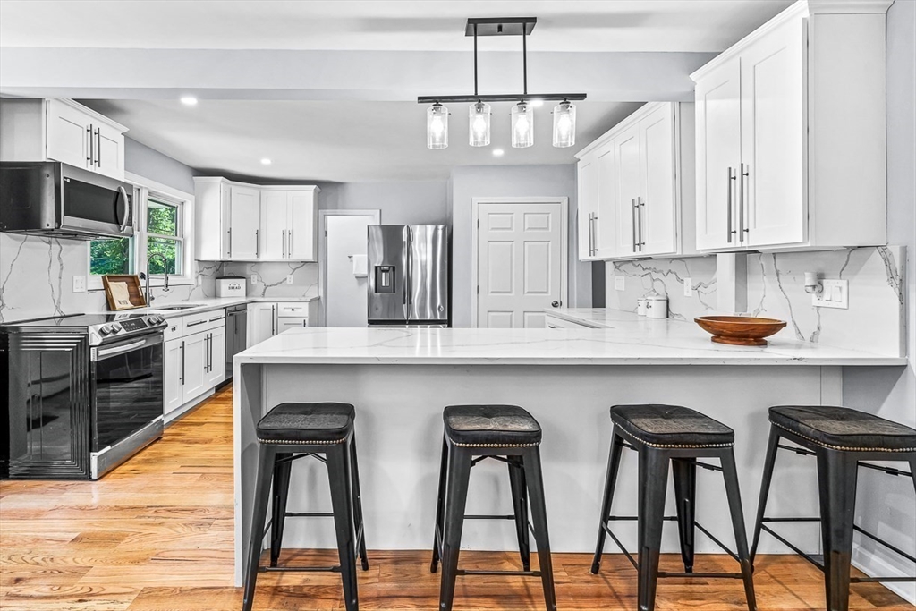 Linwood Ave, North Reading, MA 01864
