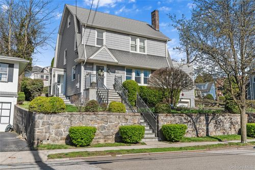 35 Lispenard Ave, New Rochelle, NY, 10801-4420 | Card Image