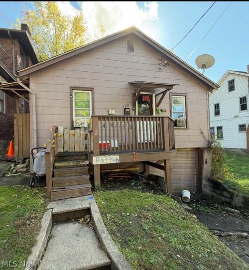 722 Bradshaw Ave, East Liverpool, OH, 43920-3242 | Card Image