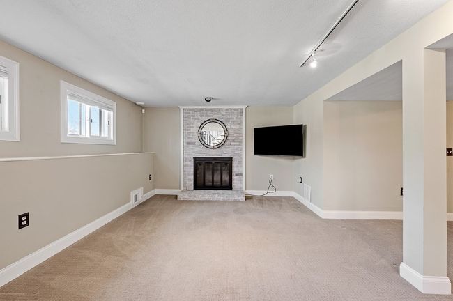 21 Driscoll Dr, House other with 4 bedrooms, 3 bathrooms and 6 parking in Framingham MA | Image 34