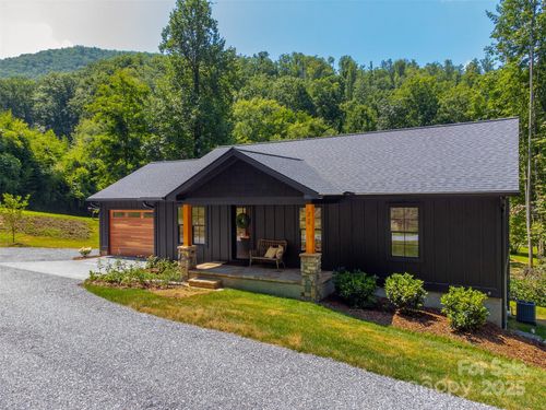 22 Crossing Ln, Sylva, NC, 28779-4530 | Card Image