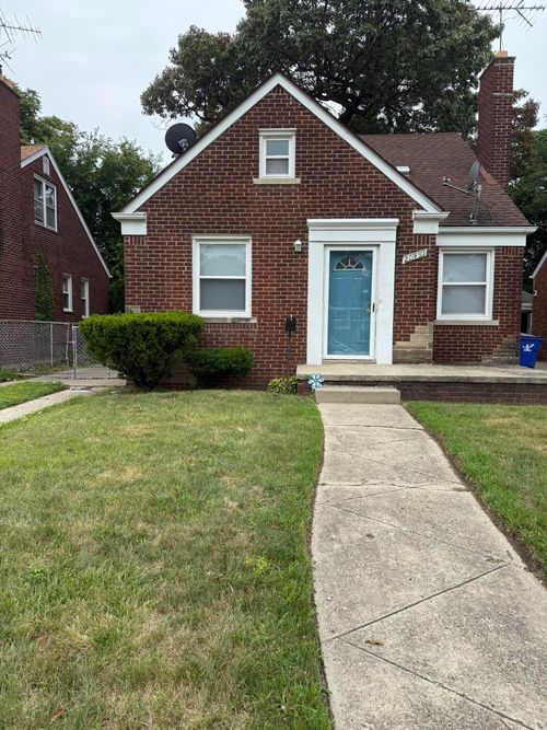 20491 Klinger St, Detroit, MI, 48234-1745 | Card Image