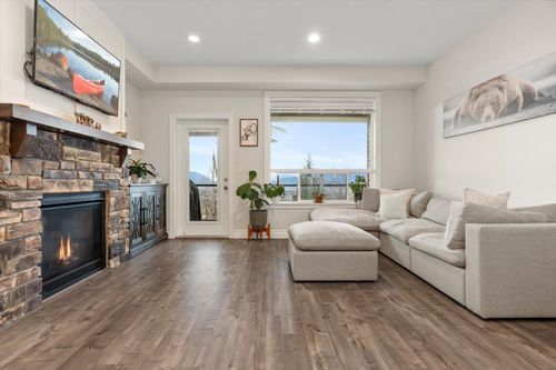 123-6026 Lindeman St, Chilliwack, BC, V2R0W1 | Card Image