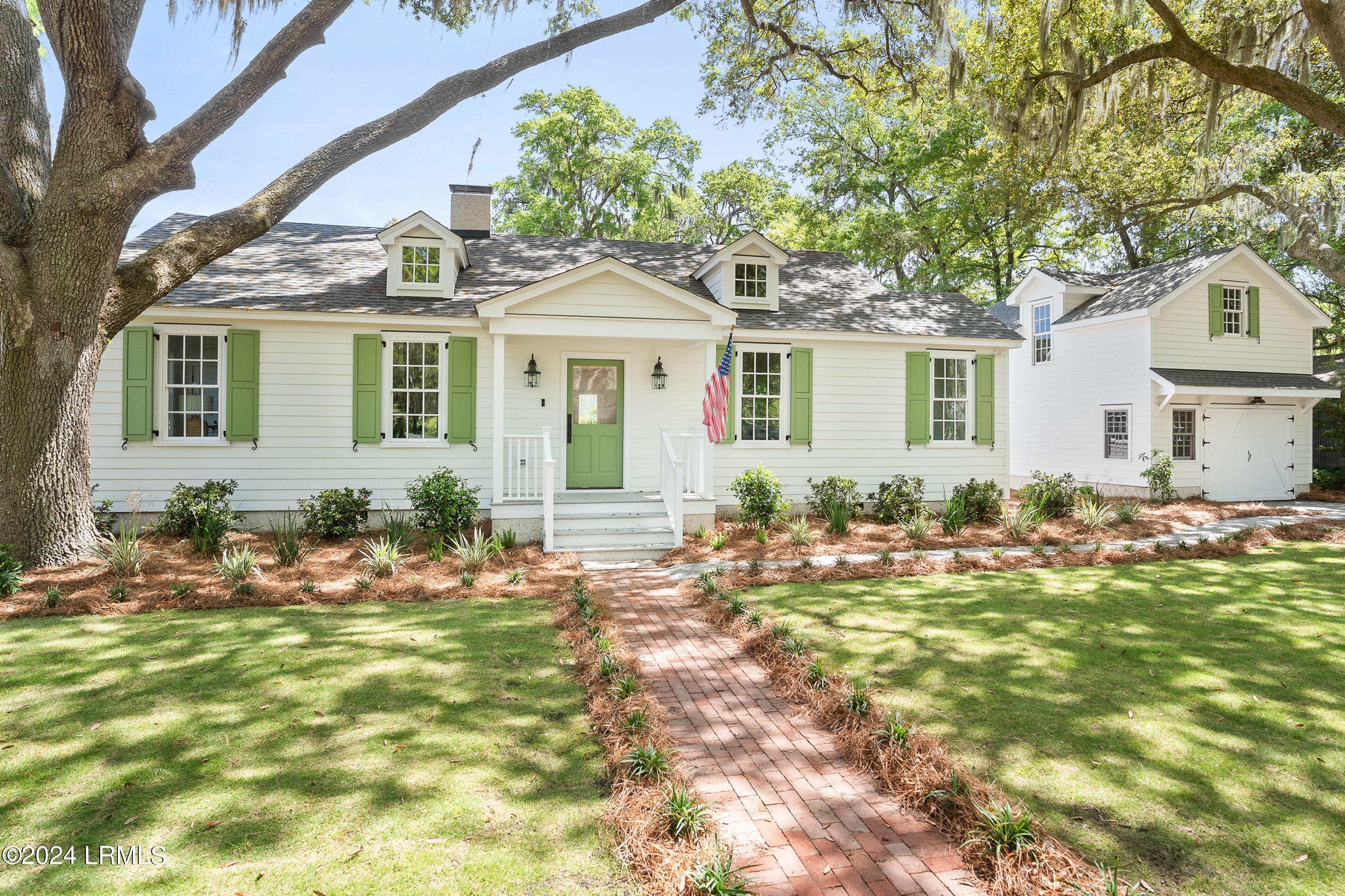Euhaw St, Beaufort, SC 29902
