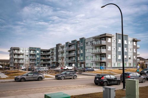 215-40 Carrington Plaza Nw, Calgary, AB, T3P1X7 | Card Image