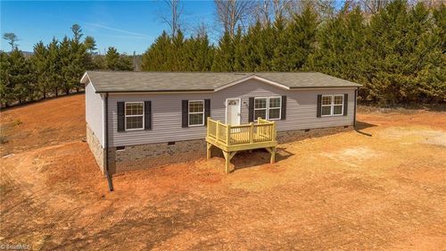 607 Woodhaven Rd, North Wilkesboro, NC, 28659-7644 | Card Image