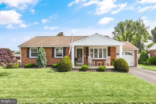 331 Fry Ave, ROBESONIA, PA, 19551-1301 | Card Image
