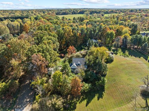 4971 N Tipsico Lake Rd, Hartland, MI, 48353-1717 | Card Image