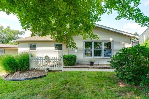 306 Bridgewood Dr, Antioch, IL, 60002-1610 | Card Image