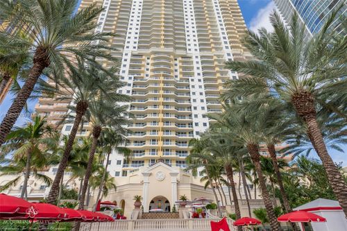 3404-17875 Collins Ave, Sunny Isles Beach, FL, 33160-2718 | Card Image