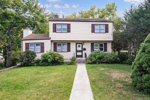 65 Sherwood Dr, Larchmont, NY, 10538-2625 | Card Image