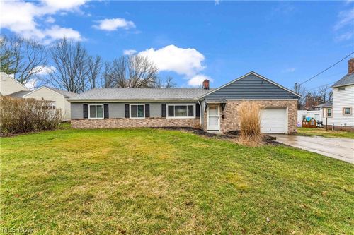 68 Ennis Ave, Bedford, OH, 44146-2767 | Card Image