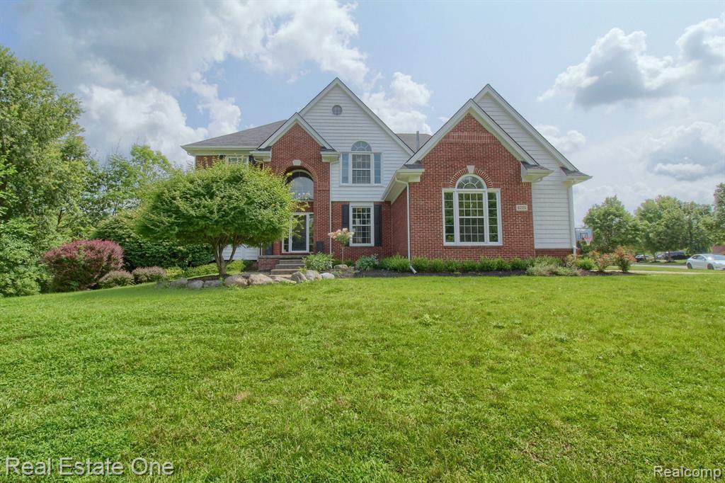 Branford Dr, West Bloomfield, MI 48322 #1