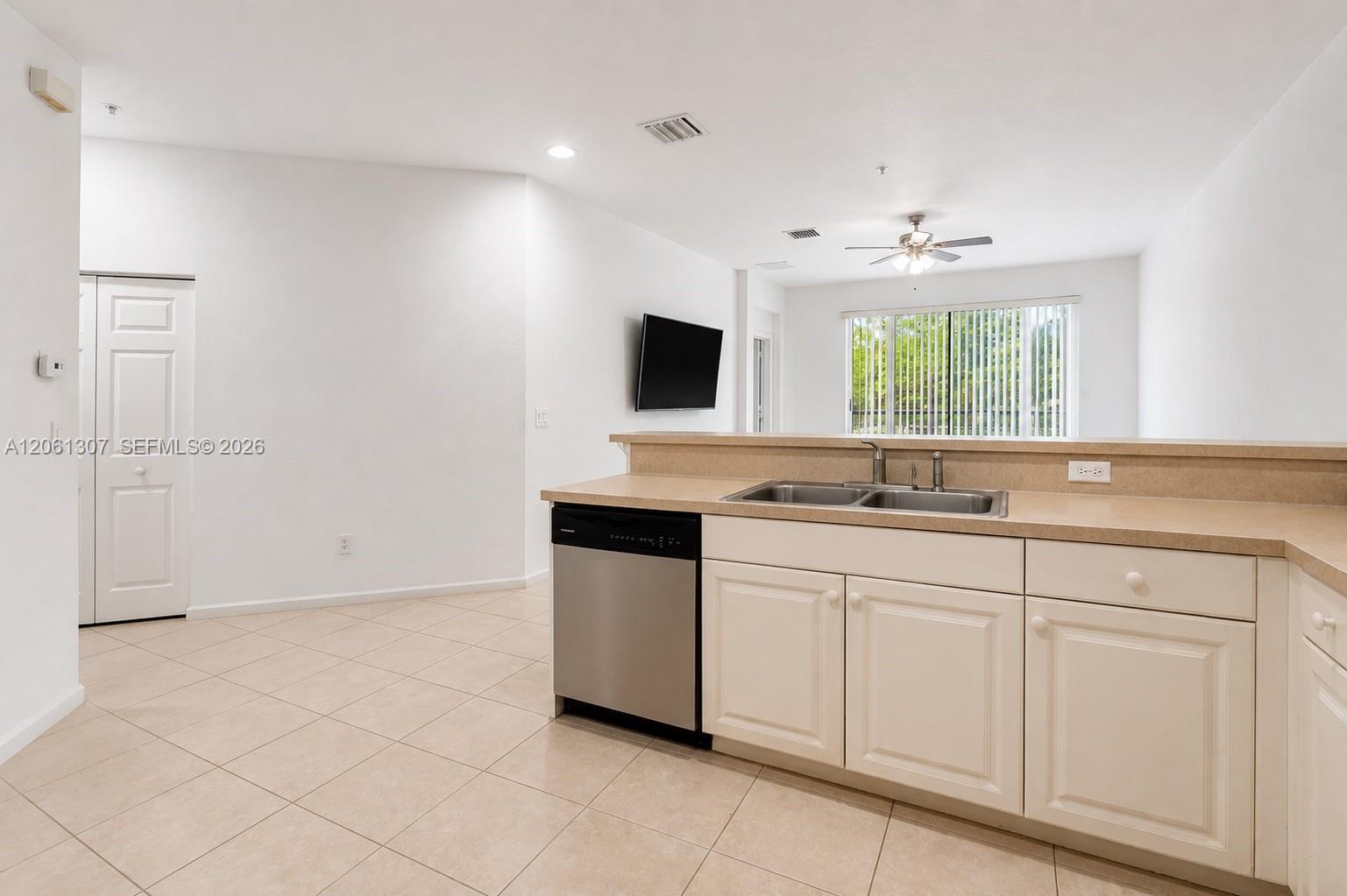Residential in Riviera Beach 2
