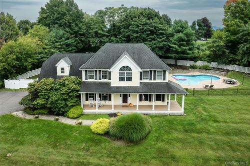 12 Ridgeview Ln, Marlboro, NY, 12542-5168 | Card Image