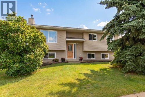 22 Bruns Crescent, Lacombe, AB, T4L1P1 | Card Image