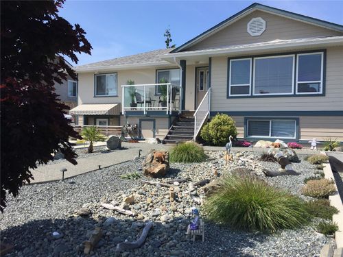 582 Baxter Ave, Victoria, BC, V8Z2G7 | Card Image