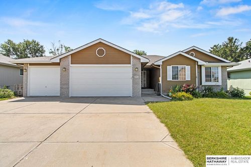 9117 Valley View Dr, La Vista, NE, 68128-3151 | Card Image