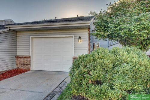 705 N 129th Plz, Omaha, NE, 68154-4004 | Card Image