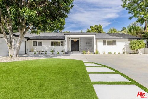 5200 Del Moreno Dr, Woodland Hills, CA, 91364-4641 | Card Image