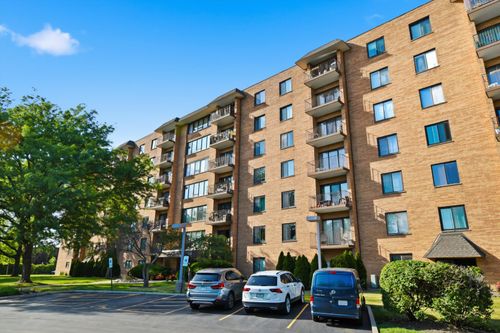 207-1747 W Crystal Ln, Mount Prospect, IL, 60056-5439 | Card Image