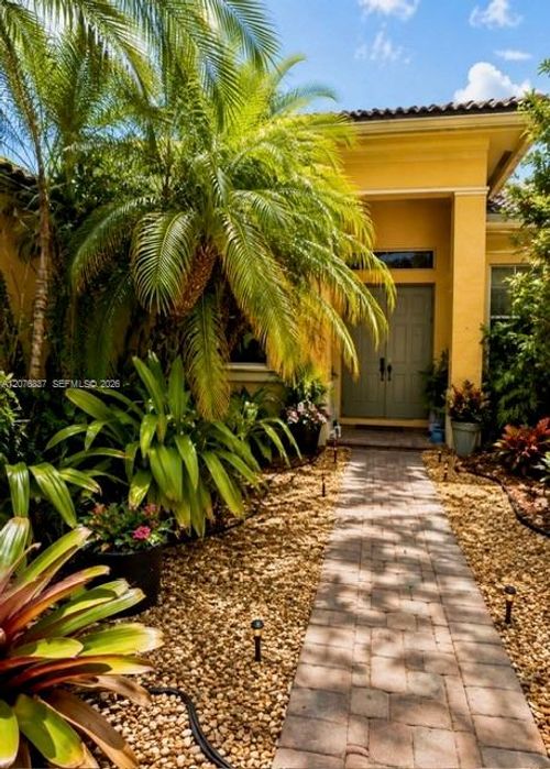 0-1213 Skylark Dr, Weston, FL, 33327-2381 | Card Image
