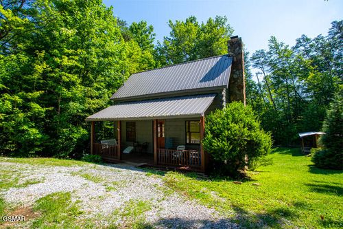 3637 Marshall Ln, Sevierville, TN, 37862-8450 | Card Image