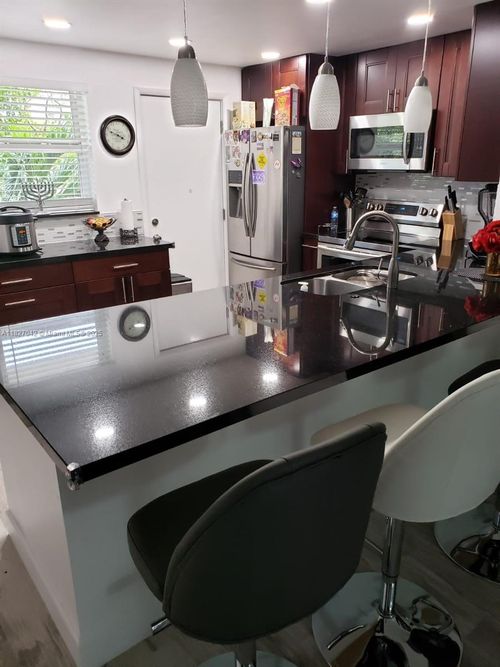 apt-302-900 Ne 12th Ave, Hallandale Beach, FL, 33009-2603 | Card Image