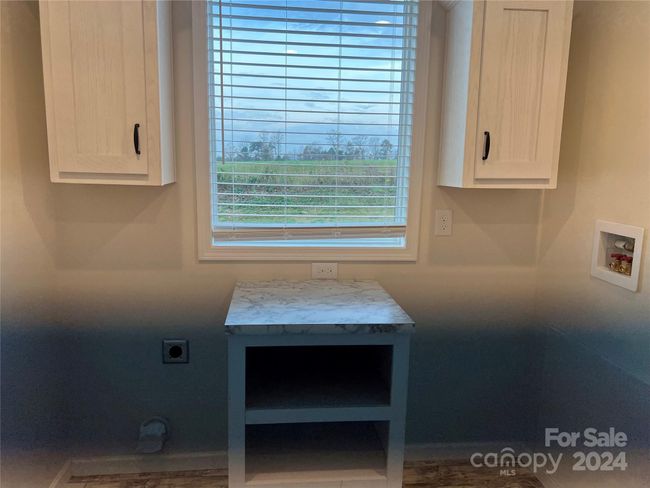 Laundry Room | Image 14