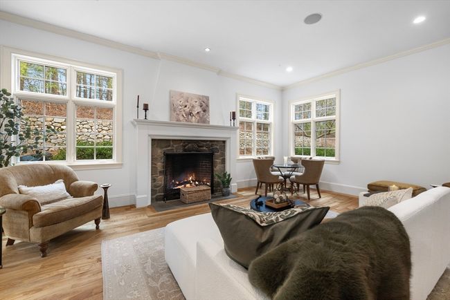29 Philip St, House other with 6 bedrooms, 7 bathrooms and 6 parking in Medfield MA | Image 12