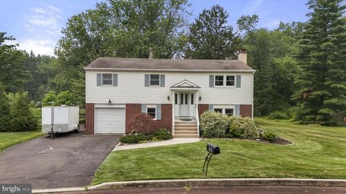56 Falcon Dr, CHALFONT, PA, 18914-3116 | Card Image