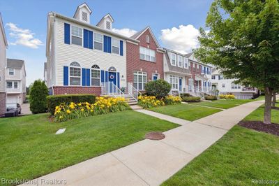 3130 Johanna Ware W, Condo with 3 bedrooms, 2 bathrooms and null parking in Wixom MI | Image 1