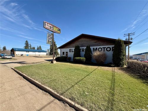 11152 8th Ave, North Battleford, SK, S9A3X9 | Card Image