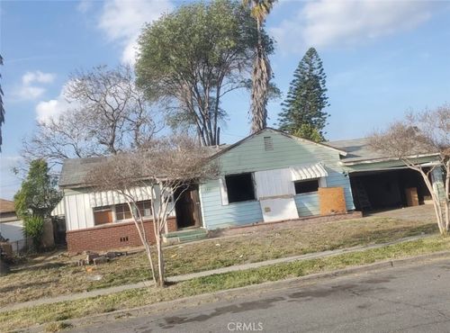 560 W Cornell Dr, Rialto, CA, 92376-4821 | Card Image