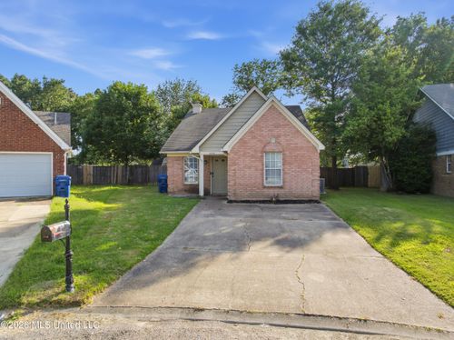 5795 Amaray Cv, Horn Lake, MS, 38637-3312 | Card Image
