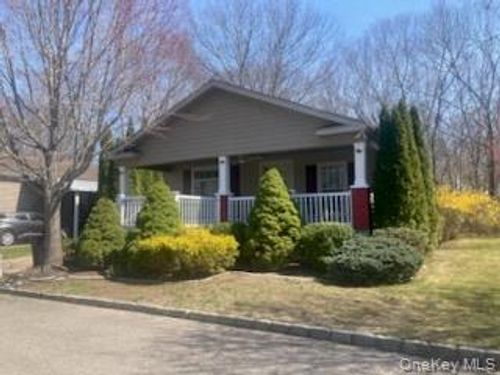 516-1661 Old Country Road, Riverhead, NY, 11901 | Card Image