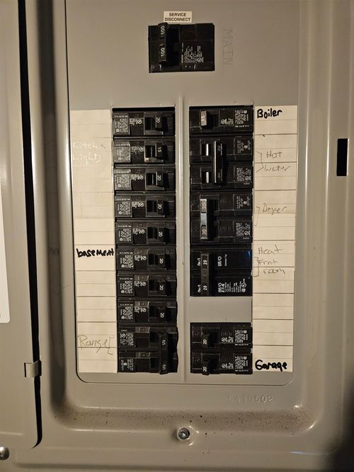 25 Dartmouth St, Claremont, NH, 03743-2736 | Card Image