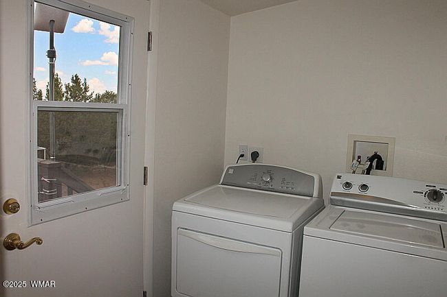 Laundry Room | Image 15